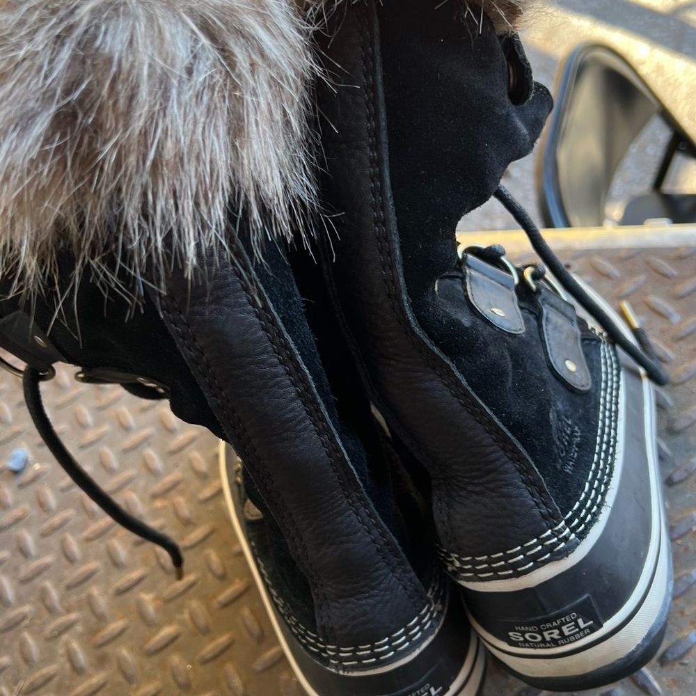 Sorel Women's Black Winter Boots with Fur Trim